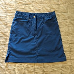 Nivo Women's size 0 skort with two front pockets zipper button closure